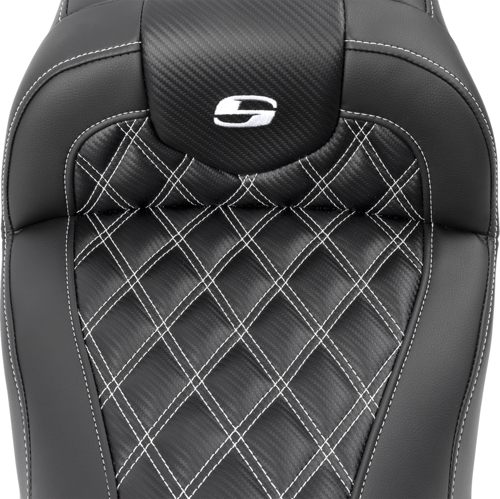 RoadSofa™ Seat - without Backrest - Carbon Fiber - Lattice Stitch - White Stitch - FLTR/FLHX '23-'24