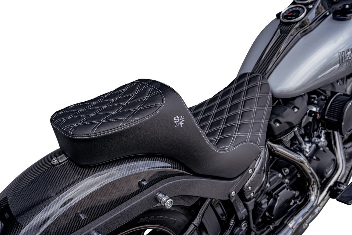 Chariot Seat - Black Double Diamond Stitch - Silver Logo - FLSB '18-'21/FXLR '18-'26
