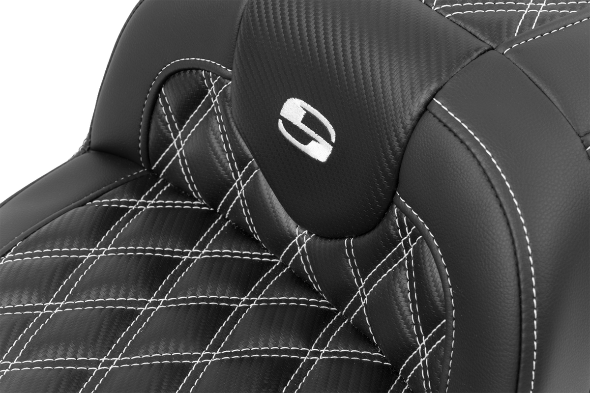 RoadSofa™ Seat - without Backrest - Carbon Fiber - Lattice Stitch - White Stitch - FLTR/FLHX '23-'24