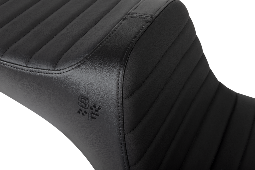 Chariot Seat - Black Classic Stitch - Black Logo - FLSB '18-'21/FXLR '18-'26