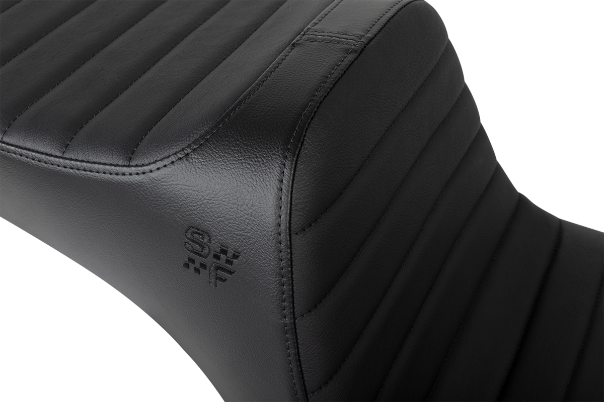 Chariot Seat - Black Classic Stitch - Black Logo - FLSB '18-'21/FXLR '18-'26