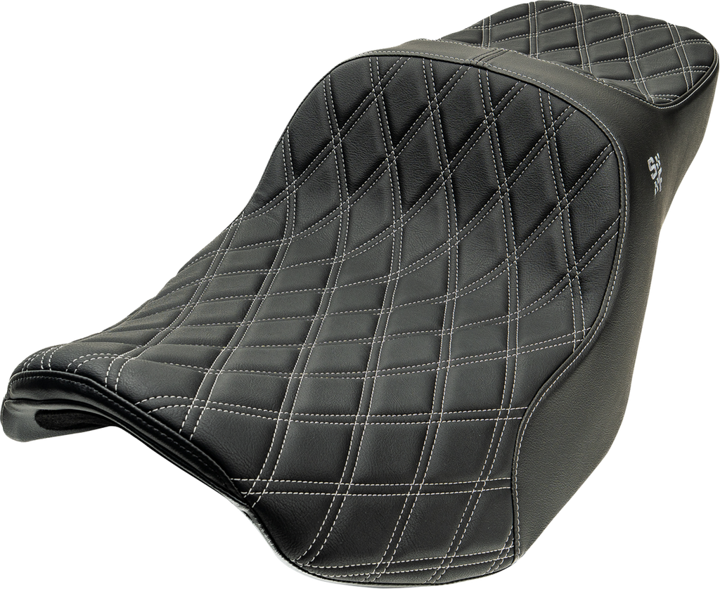Chariot Seat - Silver Double Diamond Stitch - Silver Logo - FLH/FLT '09-'23.5