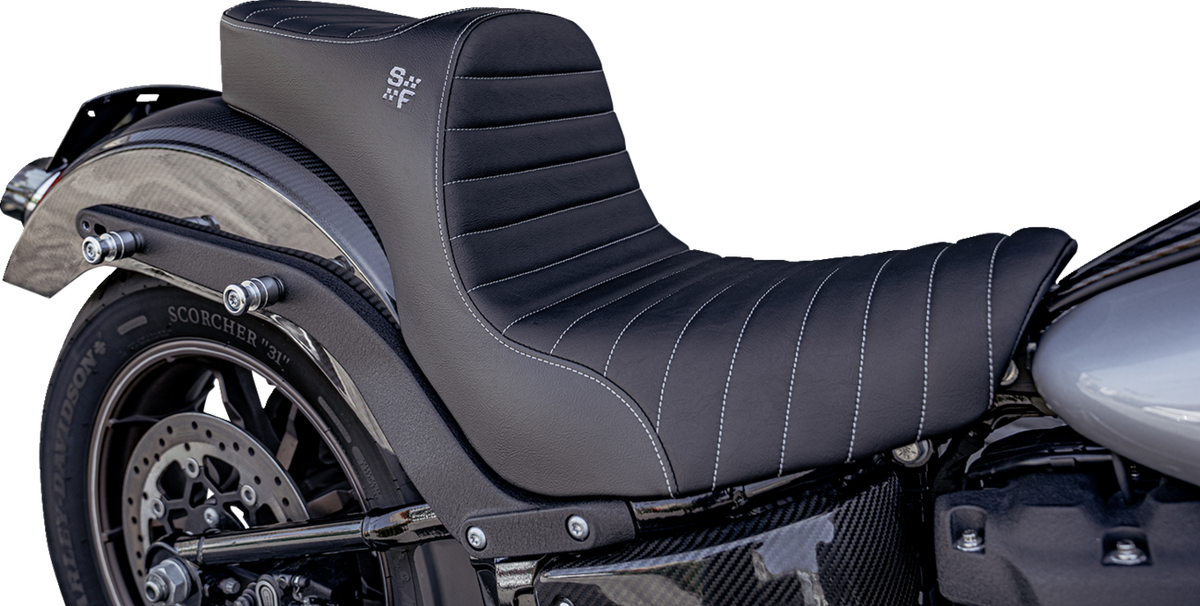 Chariot Seat - Black Classic Stitch - Silver Logo - FLSB '18-'21/FXLR '18-'26