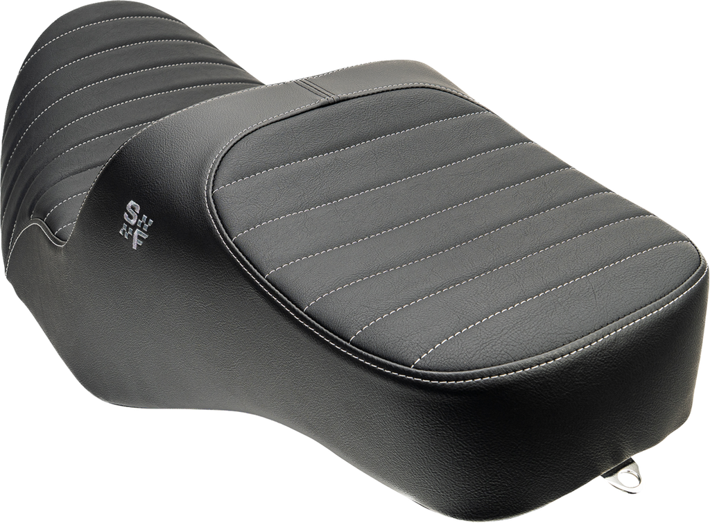 Chariot Seat - Silver Classic Stitch - Silver Logo - FLH/FLT '09-'23.5