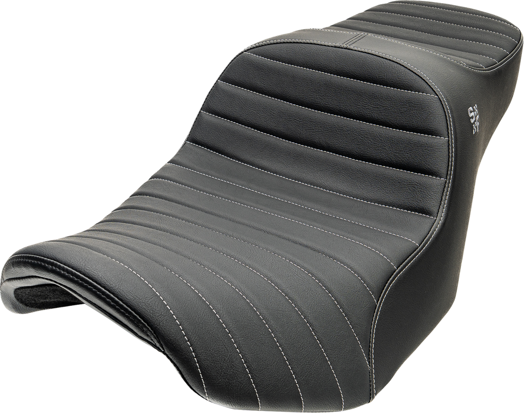 Chariot Seat - Silver Classic Stitch - Silver Logo - FLH/FLT '09-'23.5