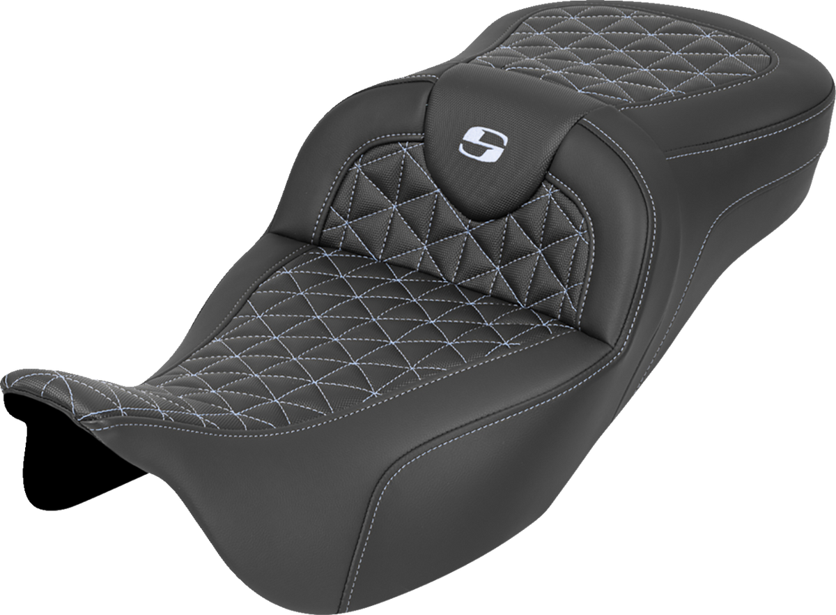 RoadSofa™ Tri Gripper Seat - Extended Reach - Silver Stitch - w/o Backrest - FLH/FLT '08-'25
