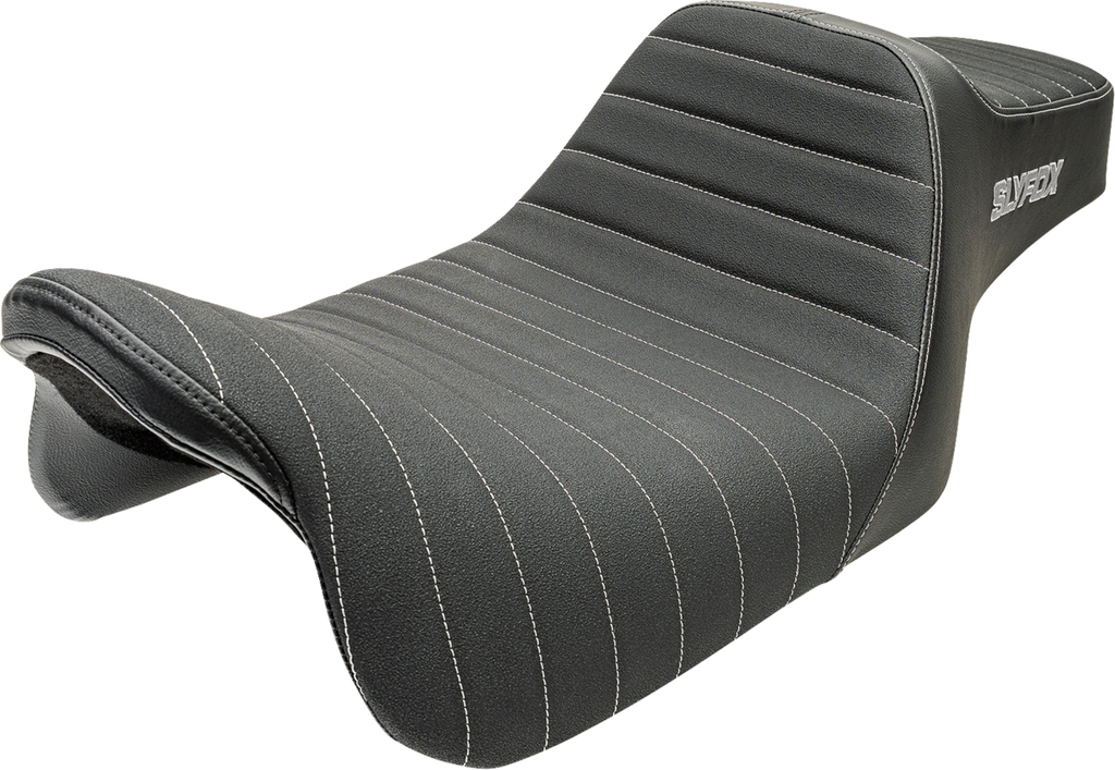 Highnoon Seat - Vinyl - Classic Stitch - Silver Logo - FLH/FLT '08-'24