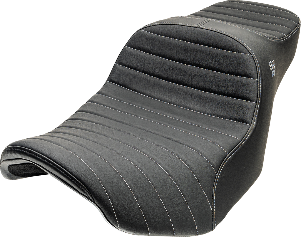 Chariot Seat - Silver Classic Stitch - Silver Logo - FLH/FLT '23.5-'26