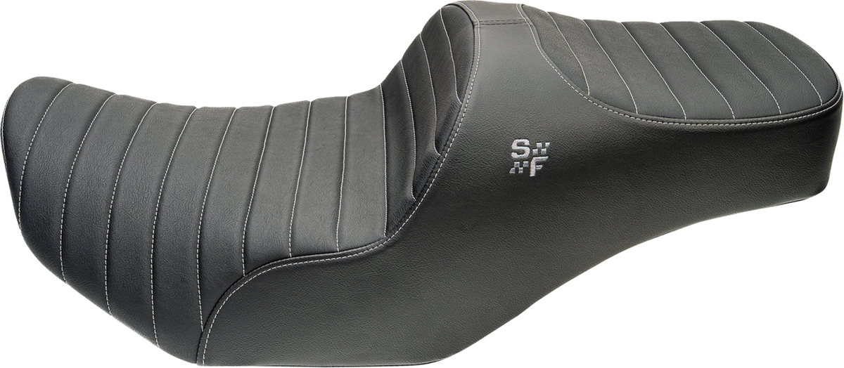 Chariot Seat - Silver Classic Stitch - Silver Logo - FLH/FLT '23.5-'26