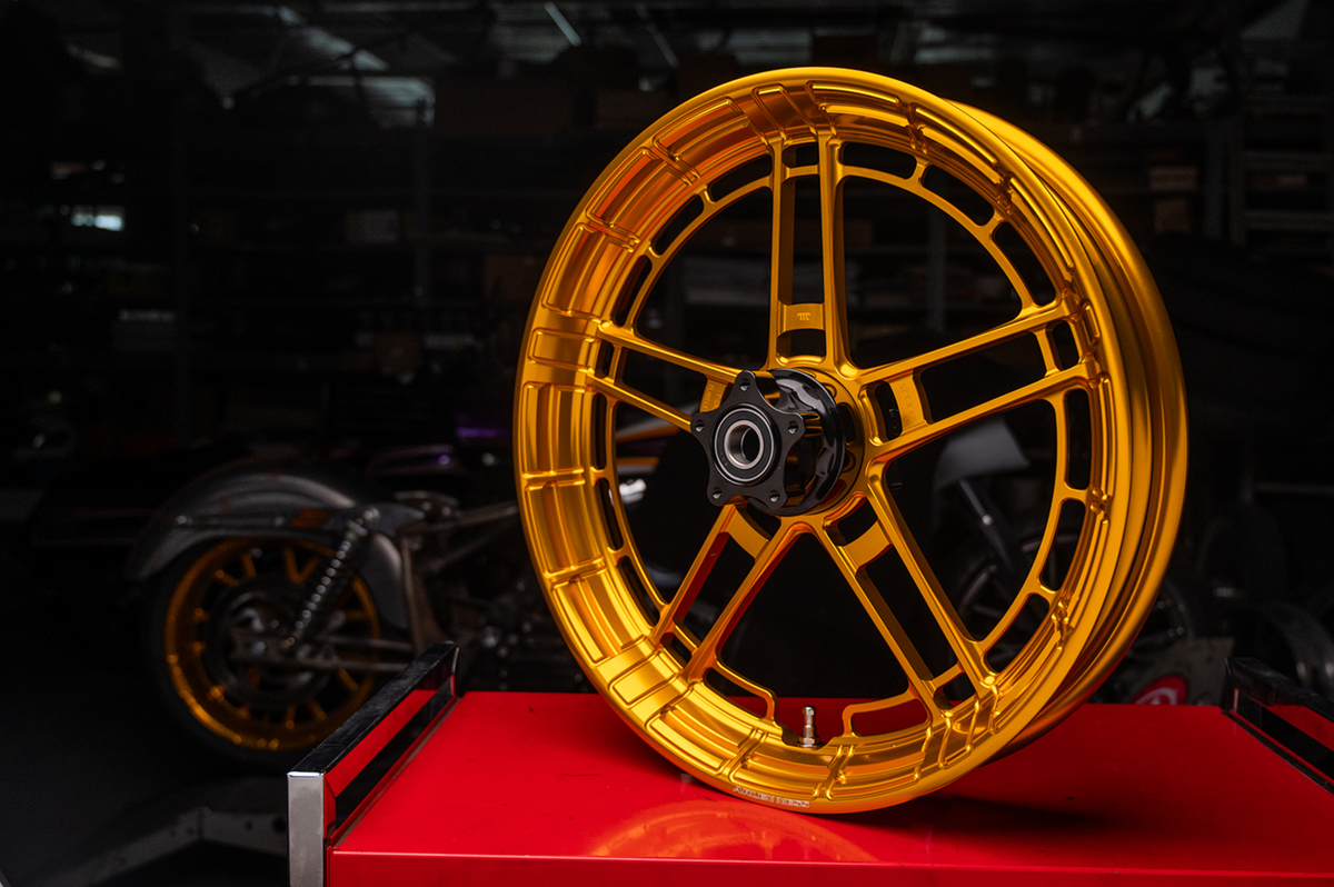 Arlen Ness 0201-2662 Rim - Flatline - Front - Gold - 19x3.25